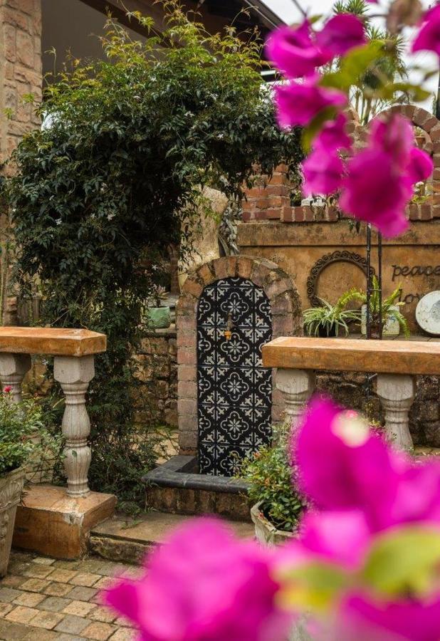 La Casa Nostra Villa Rose Garden Bella Hillcrest Exterior foto